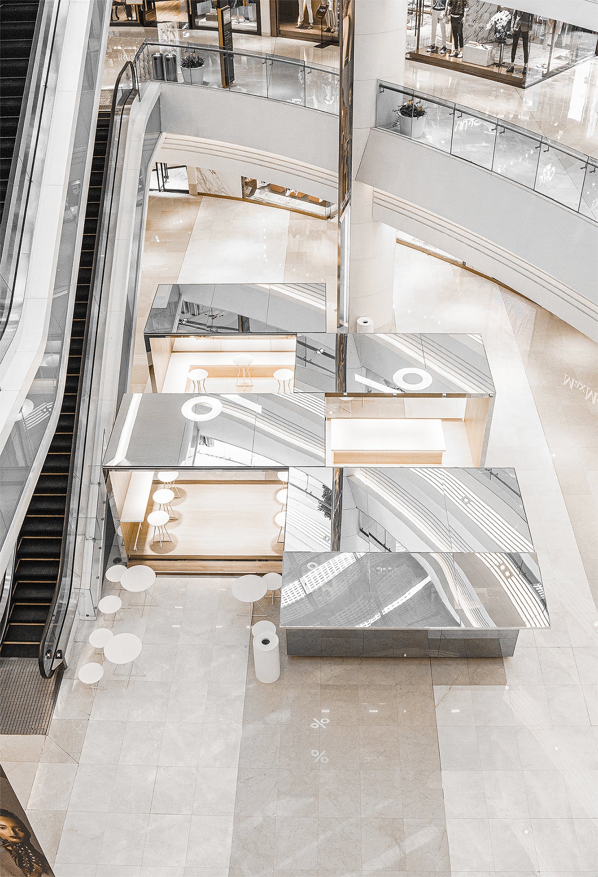 % Arabica Traveling Chameleon Kiosk